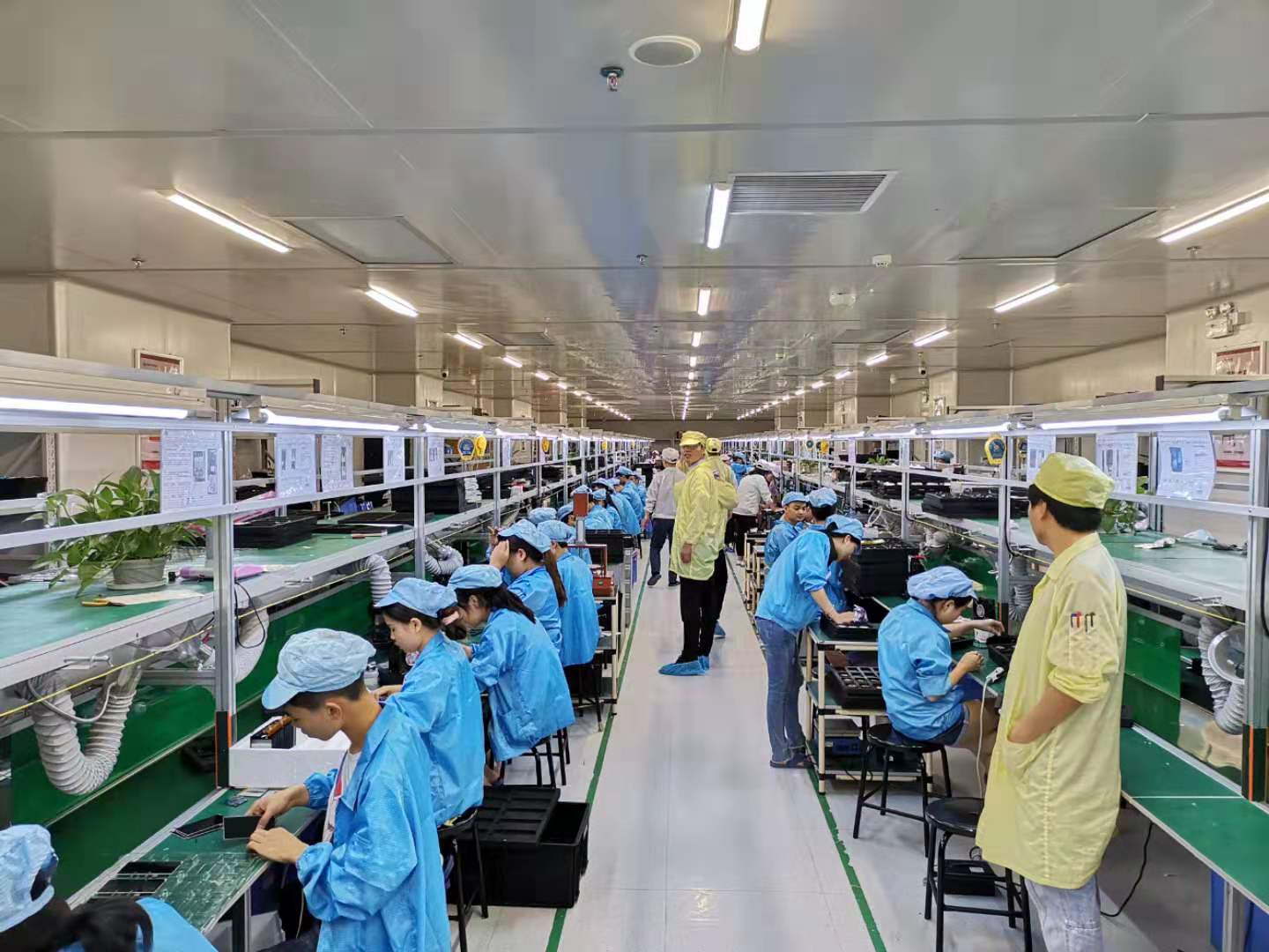 蘇寧拼購助力老人機企業(yè)轉(zhuǎn)型“革命” 拼拼工廠帶來多方共贏
